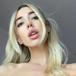 TooMuchGirl live cam video preview